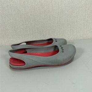 CROCS Women's Tone Skylar 7US Gray/Pink  Rubber Slip On Slingback Mary Jane Flat